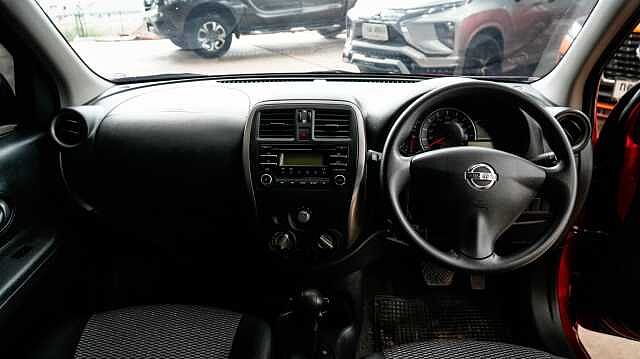 Nissan March E XTRONIC CVT FWD 1.2i