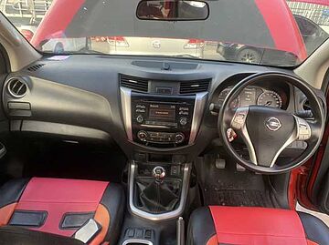 Nissan NP300 King Cab 2dr Ext. Cab Calibre E 6sp RWD 2.5DCT (Black Edition) สีแดง