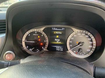 Nissan NP300 King Cab 2dr Ext. Cab Calibre E 6sp RWD 2.5DCT (Black Edition) สีแดง